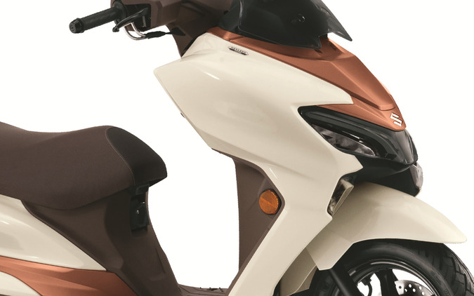 斬新カラーの“ラグジュアリー”スクーター初公開！ スズキ『バーグマンストリート』がデザイン一新 画像