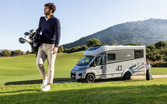 究極のキャンピングカー、LAIKA「Ecovip Titanio」特別仕様2モデルを各1台限定販売…トイファクトリー 画像