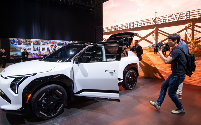 キアの新型入門EV『EV3』、航続最大約515km…ニューヨークモーターショー2026 画像