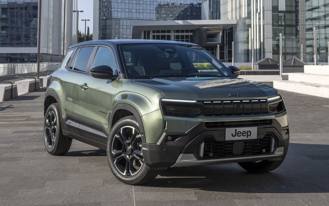 ジープ『アベンジャー』、新7スロットグリルで表情変化…改良新型を欧州発表 画像