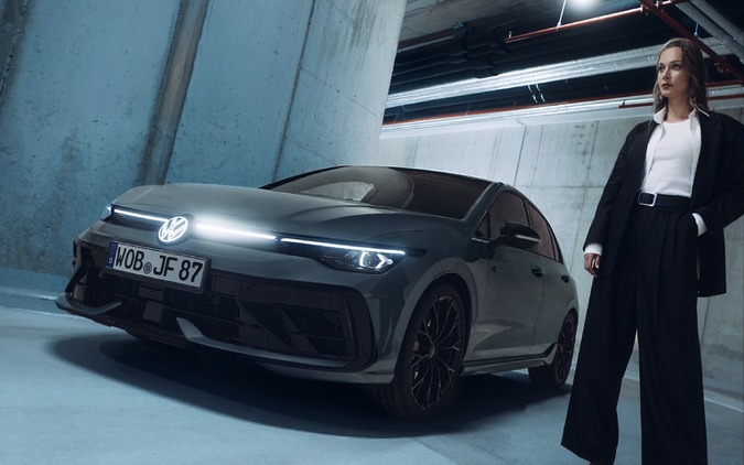 VW『ゴルフR』に「Black Edition II」、最高速270km/hに引き上げと「R」初採用の専用色…500台限定で789万9000円 画像