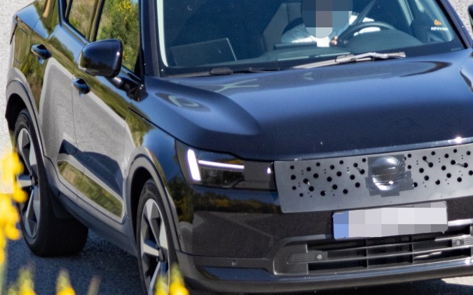 10年目でも現役続投…ボルボ『XC40』が大幅刷新か、新世代ディスプレイ採用へ 画像