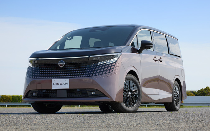 日産『エルグランド』正式発売、価格は689万7000円…16年ぶり刷新で『アルファード』追撃へ 画像