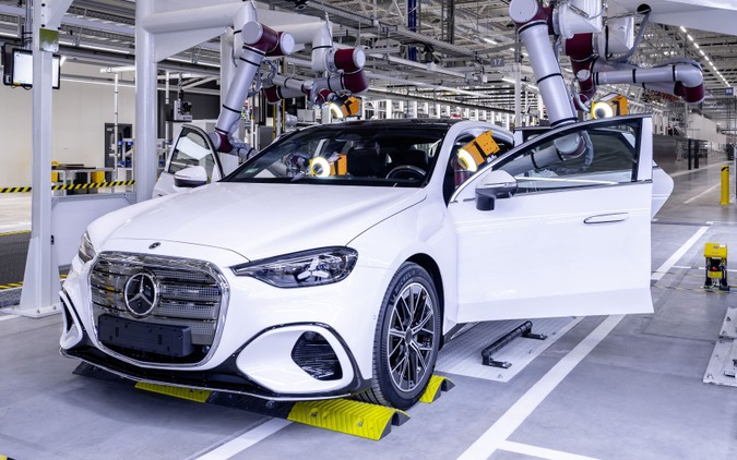 メルセデスベンツ、新型電動『Cクラス』生産開始…ハンガリー・ケチケメート工場を拡張 画像