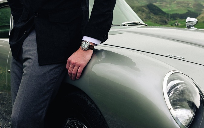 アストンマーティン『DB5』トリビュート腕時計、ブライトリングとのコラボで3種の限定モデル発売 画像