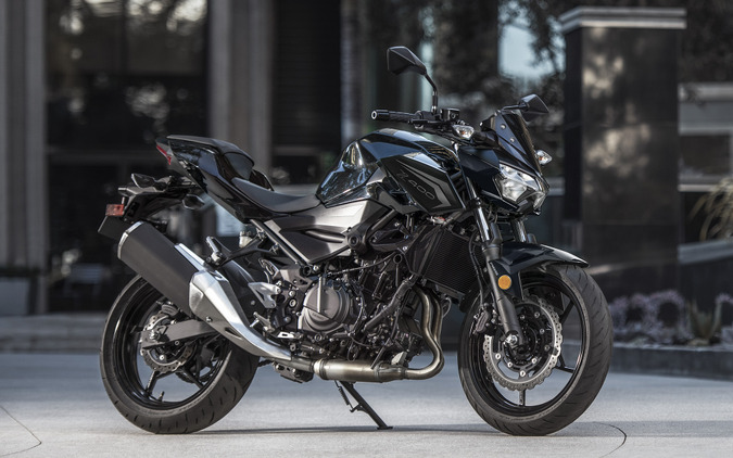 カワサキのスーパーネイキッド『Z250』『Z400』2027年モデル発売へ、新カラー採用 画像