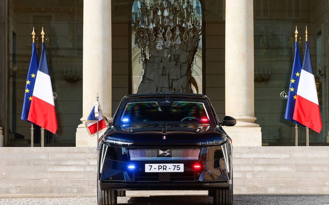 フランス大統領専用車、『DS N°7 エリゼ』は防弾仕様のEV…ホイールベース25cm延長 画像