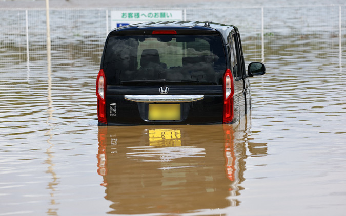 千葉豪雨、なぜ被害拡大？ 放置車が大量発生した「雨の降り方」 画像