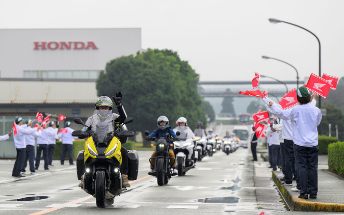 ホンダ熊本製作所で「ホームカミング」開催、新型『CB400』開発者トークや新旧4気筒車両も…10月11日 画像