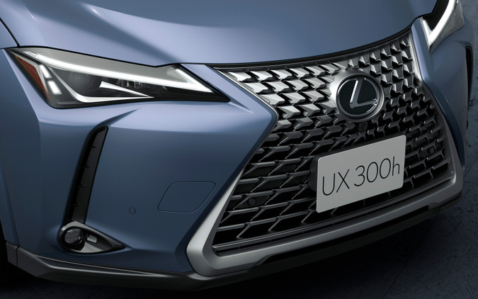 「駐車場に収まるレクサスが…」コンパクトSUV『UX』生産終了にSNSで惜しむ声、次期型への期待も 画像