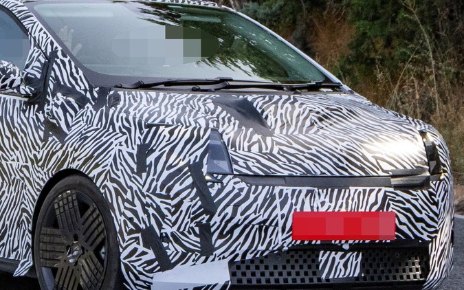 正式発表直前！ 日産の“最小コンパクトカー”を捕捉…『トゥインゴ』と兄弟のAセグEV 画像