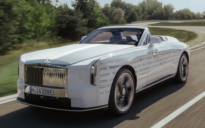 ロールスロイスの新型オープン、プロトタイプが走行テスト開始…生産台数は100台限定 画像