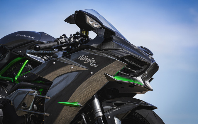 「カッコ良すぎて夢に出そう」カワサキの新型スーパーチャージャーバイク『Ninja H2 CARBON』にSNSでは期待の声 画像