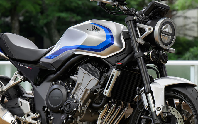 ホンダ『CB400スーパーフォア』販売の出足は快調だが、試乗では？…9月のモーターサイクル記事ベスト5 画像