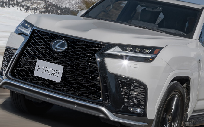 「Fスポ追加!? めっちゃええやん」レクサスのフラッグシップSUV『LX』、新グレードと新色「ニュートリノグレー」追加に歓喜の声 画像