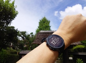 シンプルな標準画面。Connect IQアプリでウォッチフェイスをカスタマイズできる