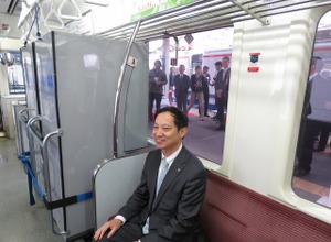 旅客と貨物が「同居」。ほくほく線で「貨客混載列車」の運行が始まった。