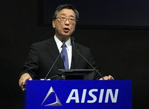 アイシン精機の伊原保守社長は、アイシングループを代表してスピーチを行い、同グループの重点開発領域をゼロエミッション、自動運転技術、コネクティッドカーの3つに定めた…とした。