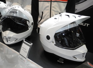 ワイズギアが4月に発売するヘルメット「YX-6 ZENITH ギブソン」
