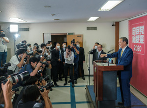 自民党の総裁に選ばれた菅氏（9月14日）