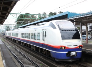 1月15日も新潟～直江津～新井・妙高高原間全区間が運休となる特急『しらゆき』。えちごトキめき鉄道妙高はねうまライン内の直江津～新井間では、1月15日午後の再開を目指しているものの、JRからの1月16日以降の乗入れ再開は不透明だ。