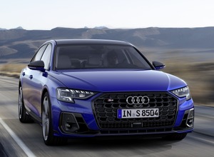 アウディ S8 改良新型