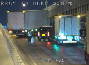国道357号海老川大橋（千葉県船橋市）路面凍結による立ち往生車両（2022年1月）