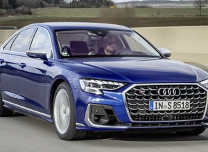 アウディ S8 改良新型