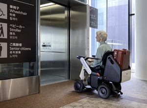 エレベーターとパーソナルモビリティが連携
