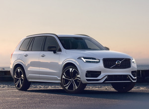 ボルボ XC90 Recharge Ultimate T8 AWD plug-in hybrid