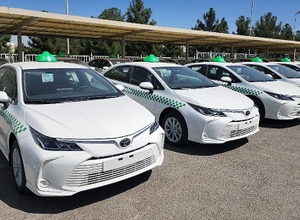 納車済のタクシー（トヨタ カローラ）