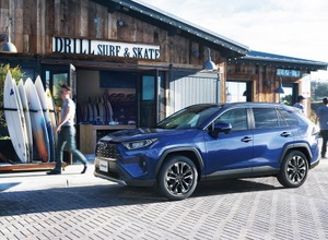豊田自動織機が生産するトヨタRAV4