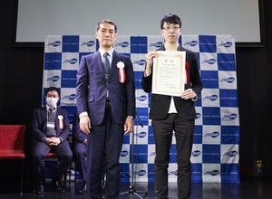 アドバンストコース最優秀賞・経済産業省製造産業局長賞受賞チーム「MizuhoAOKI」