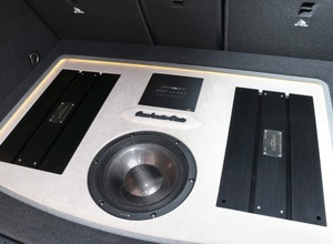 ［インストール・レビュー］厳選したこだわりのユニット群…メルセデスベンツ GLA200d by カーオーディオクラブ 前編