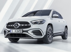 メルセデスベンツ GLA 200d 4MATIC AMGラインパッケージ