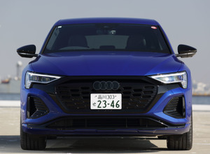 アウディ Q8スポーツバックe-tron 55クワトロSライン