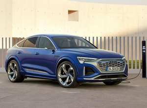 アウディ SQ8スポーツバック e-tron