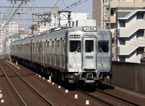 南海6000系復刻無塗装車