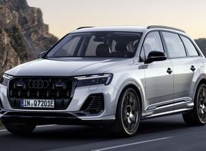 アウディ Q7 のPHEV改良新型