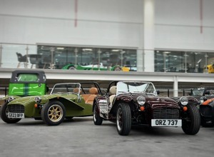 ケータハム・スーパーセブン600と2000