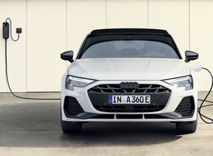 アウディ A3スポーツバック TFSI e 改良新型