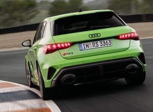 アウディ RS 3 スポーツバック 改良新型
