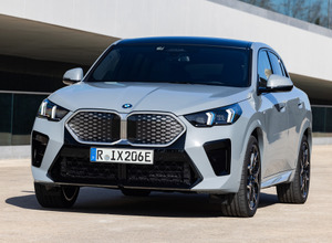 BMW iX2 xDrive30