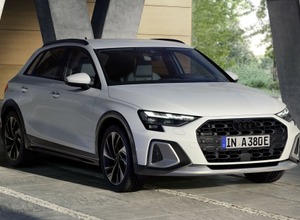 アウディ A3 オールストリート 40 TFSI e
