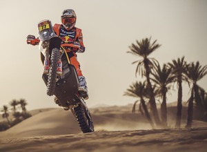 ダカールラリー2025に参戦するレッドブルKTMチーム