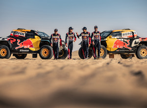 ダカールラリー2025に参戦する『GRダカールハイラックスEVO』