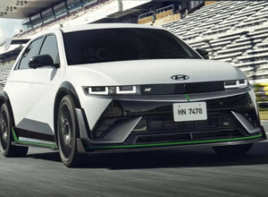 ヒョンデ『アイオニック5 N』の専用ハイパフォーマンスパーツパッケージ「DK Edition」装着車