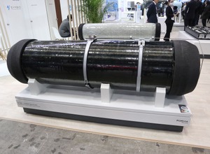 フォルビアの大型トラック向け直径62cmの水素タンク