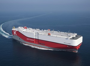 川崎汽船のLNG燃料の自動車専用船「TRITON HIGHWAY」