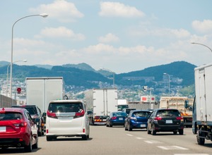 SBI損保が生成AIで事故受付センターの顧客満足度向上へ実証実験（写真はイメージ）
